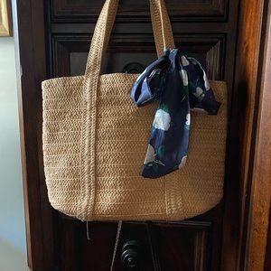 Draper James Straw Purse with Small purse scarf.  NWOT